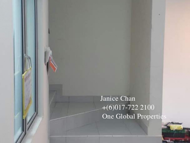 taman seri austin double storey house Photo 5